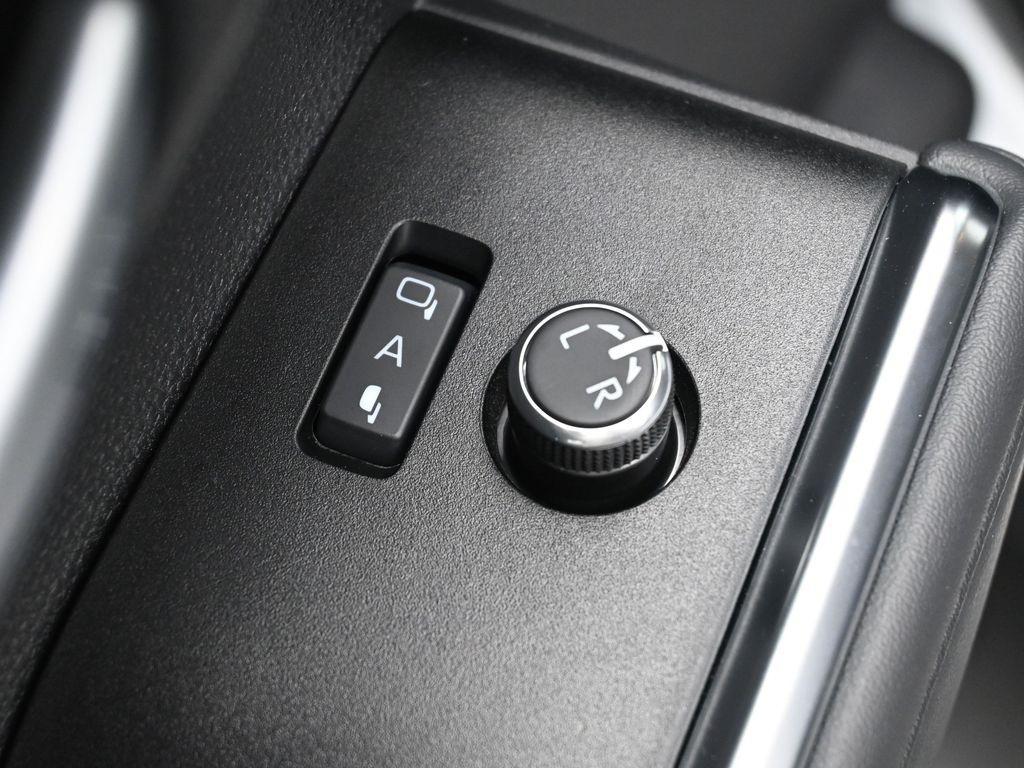 used 2025 Toyota Highlander car, priced at $55,598