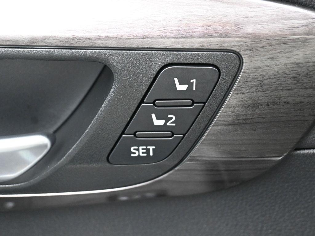 used 2025 Toyota Highlander car, priced at $55,598