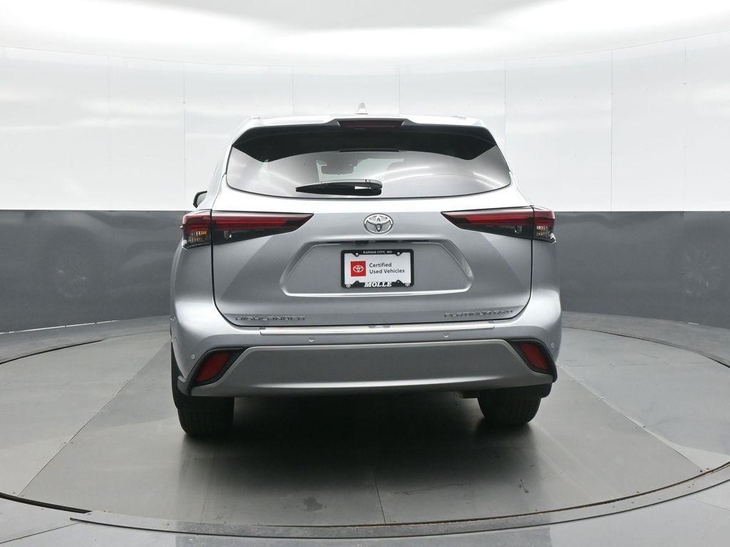 used 2025 Toyota Highlander car, priced at $55,598