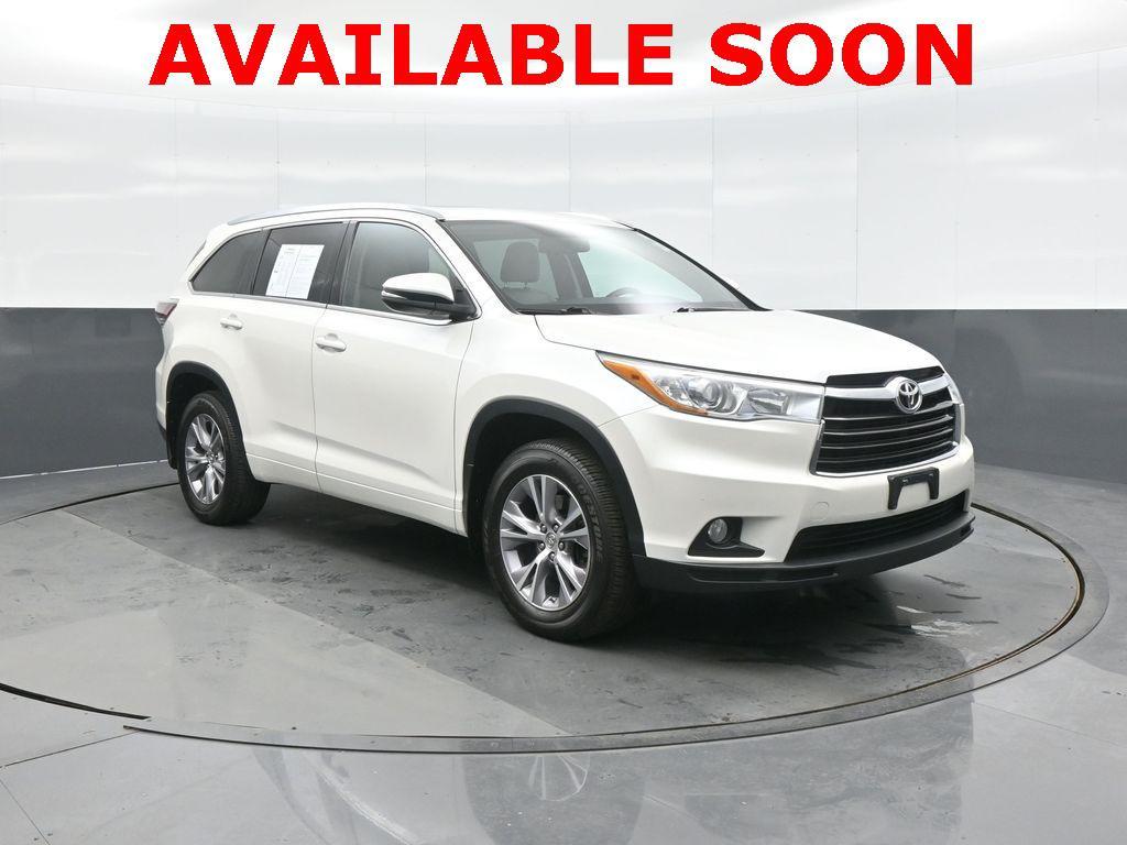 used 2015 Toyota Highlander car, priced at $19,643