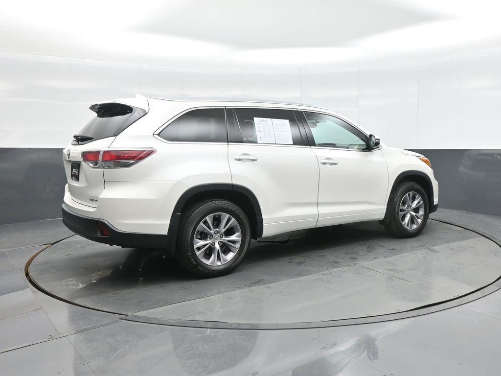 used 2015 Toyota Highlander car, priced at $19,643