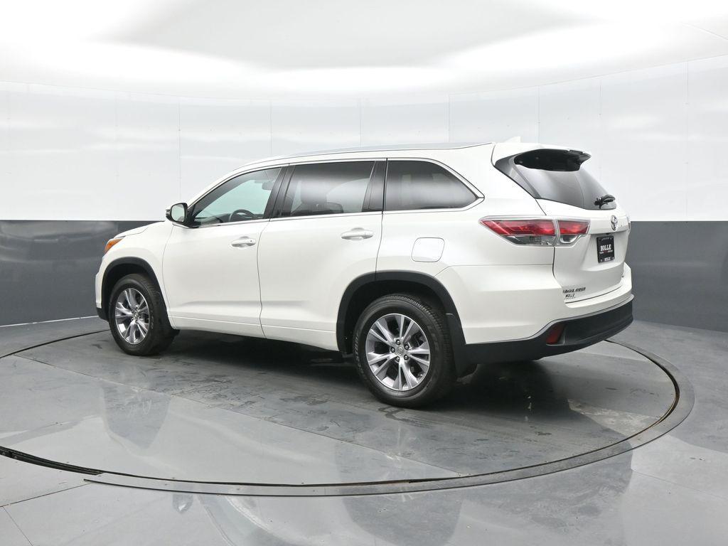 used 2015 Toyota Highlander car, priced at $19,643
