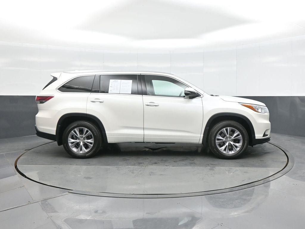 used 2015 Toyota Highlander car, priced at $19,643