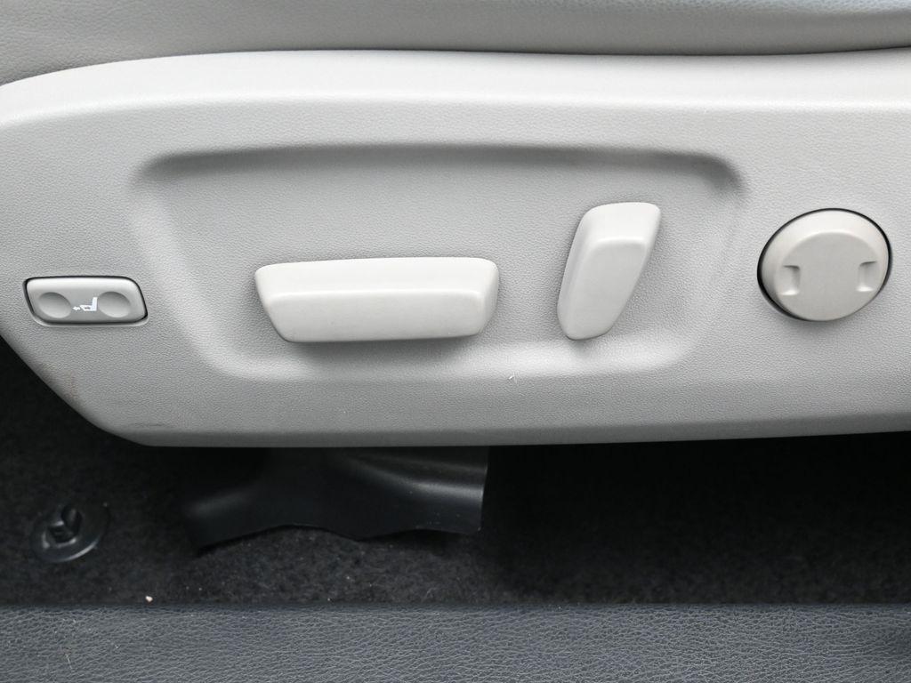 used 2015 Toyota Highlander car, priced at $19,643