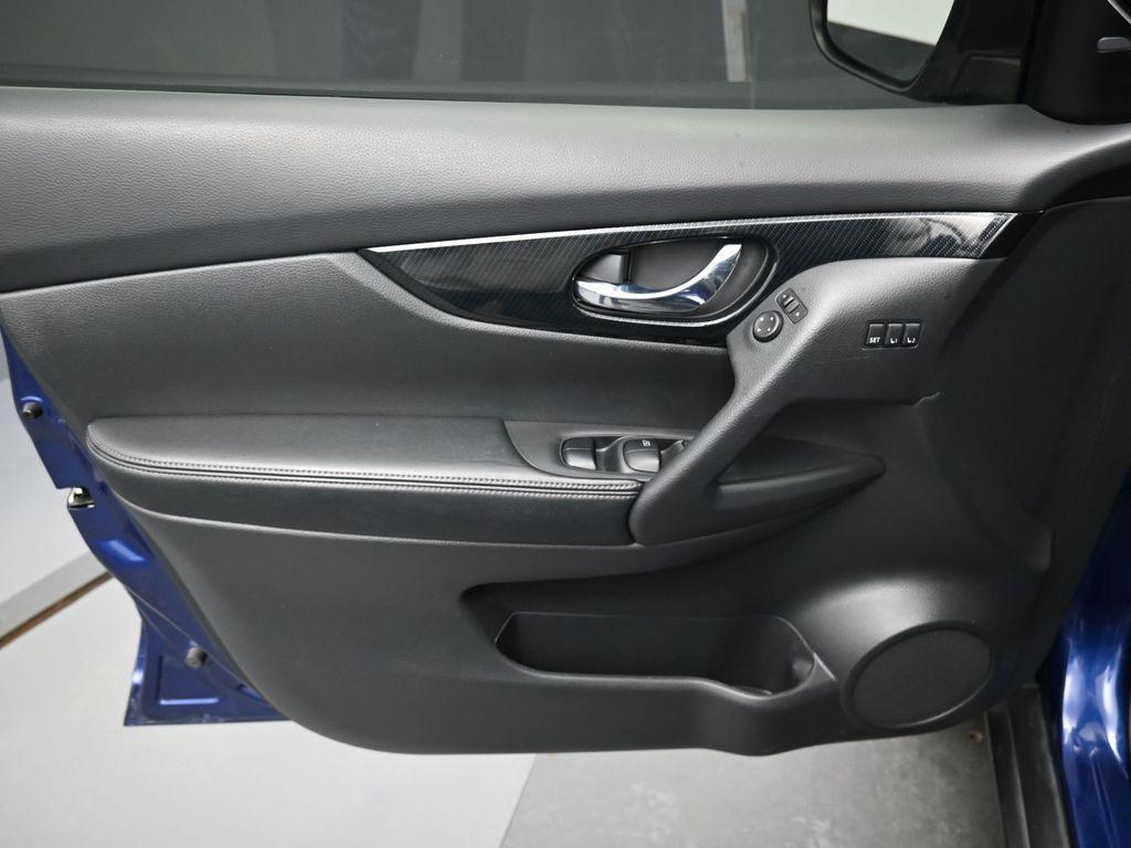 used 2019 Nissan Rogue car, priced at $17,989