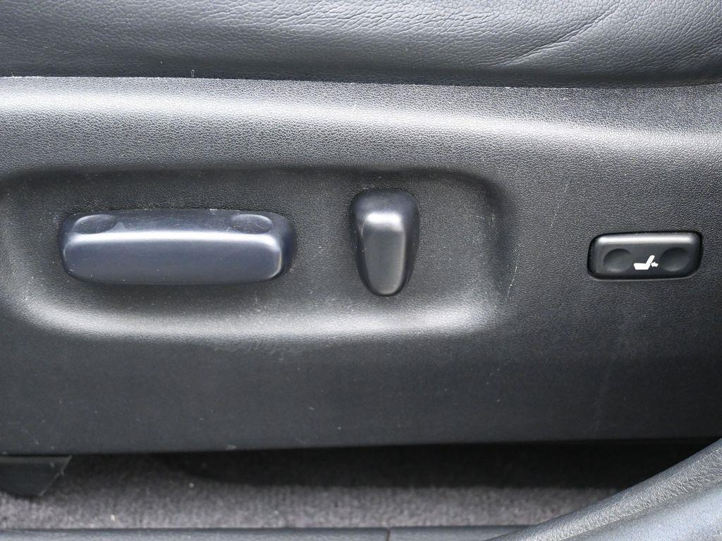 used 2013 Toyota Highlander car, priced at $15,935