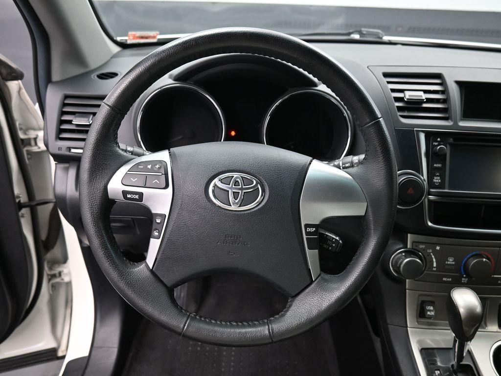 used 2013 Toyota Highlander car, priced at $15,935