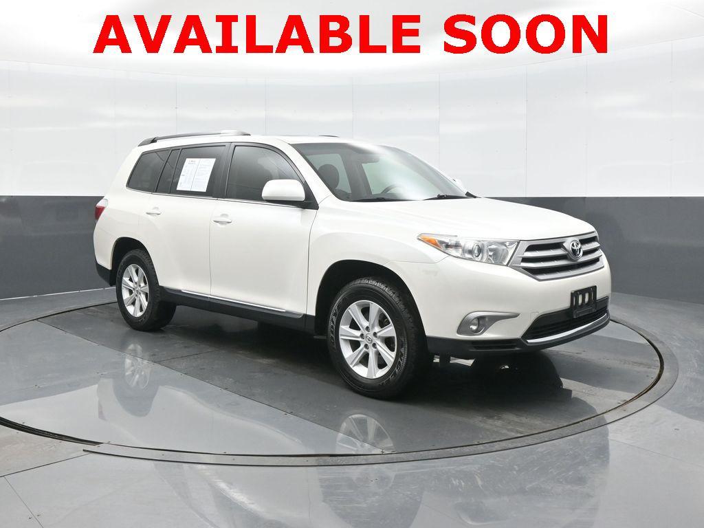 used 2013 Toyota Highlander car, priced at $15,935