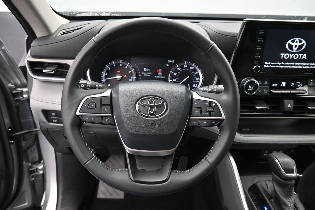 used 2022 Toyota Highlander car, priced at $37,390