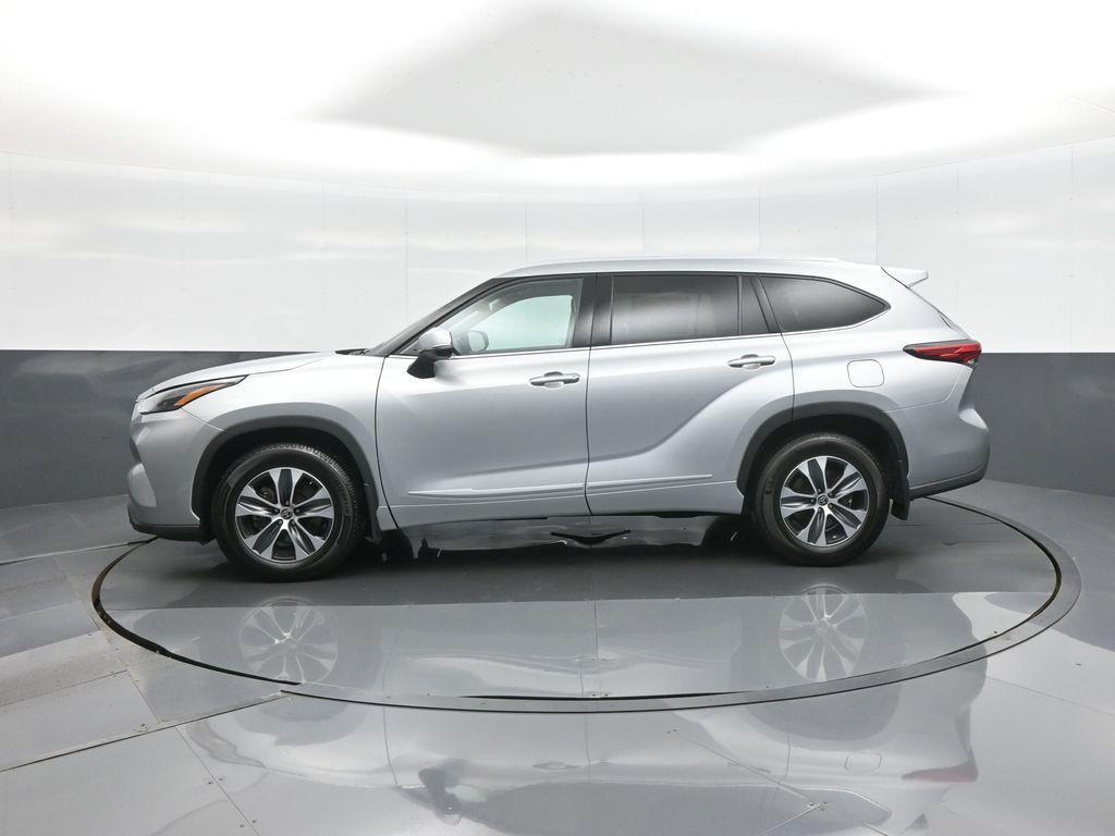 used 2022 Toyota Highlander car, priced at $37,390