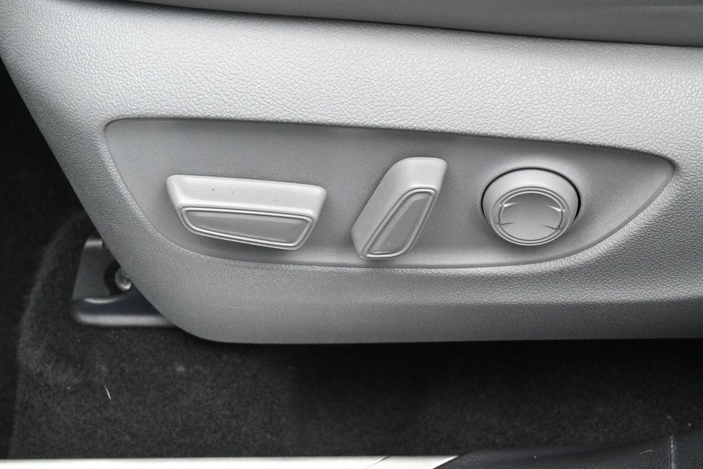 used 2022 Toyota Highlander car, priced at $37,390
