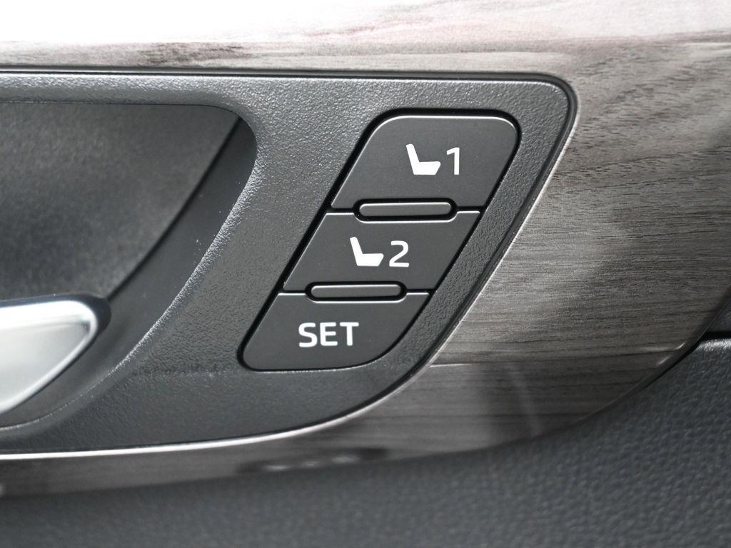 used 2023 Toyota Highlander Hybrid car, priced at $46,600