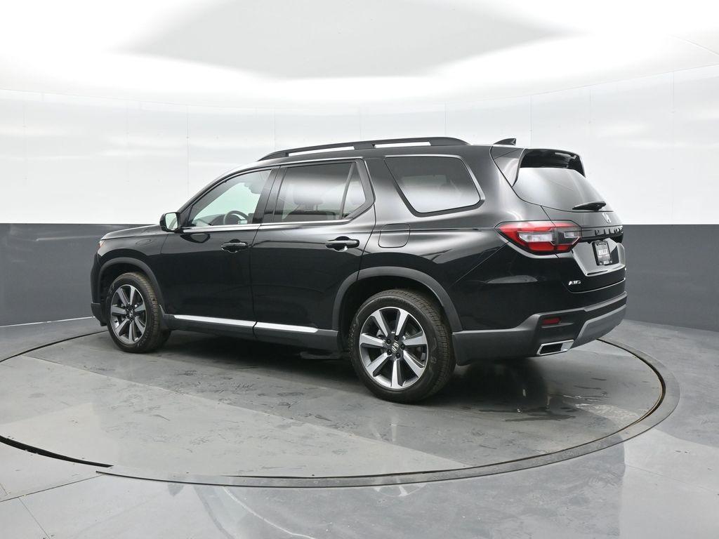 used 2025 Honda Pilot car, priced at $51,990