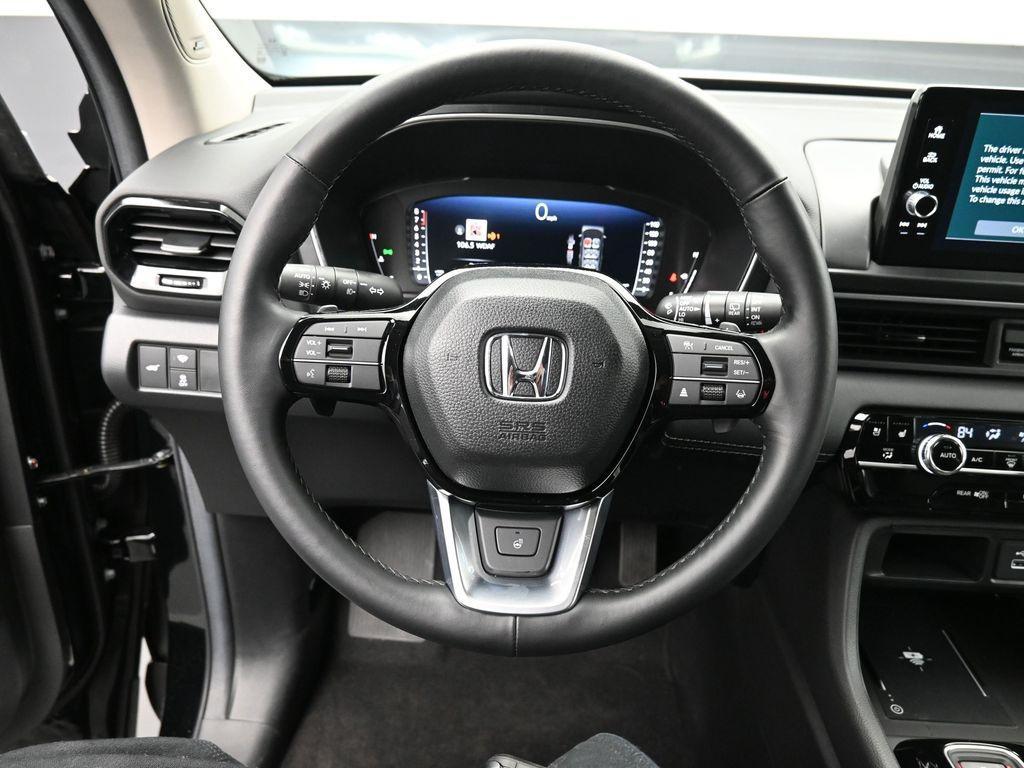 used 2025 Honda Pilot car, priced at $51,990