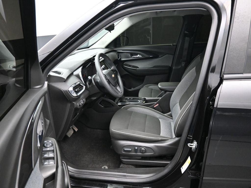 used 2023 Chevrolet TrailBlazer car, priced at $23,012
