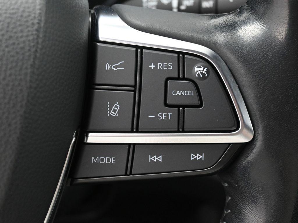 used 2020 Toyota Highlander car, priced at $34,818