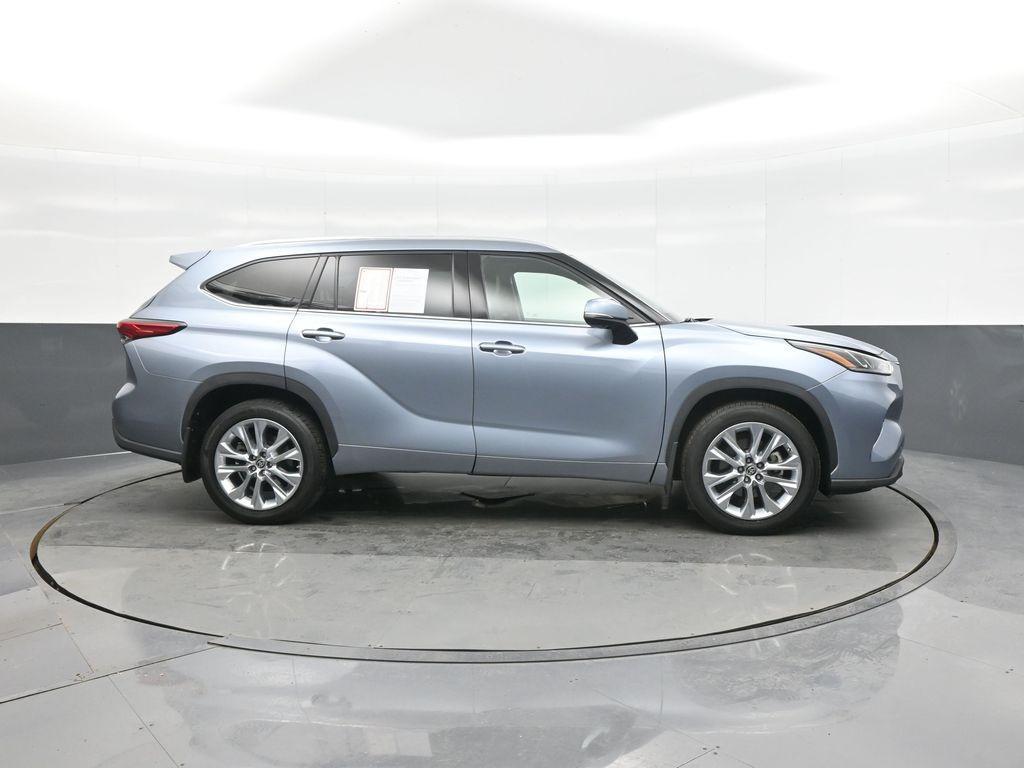 used 2020 Toyota Highlander car, priced at $34,818