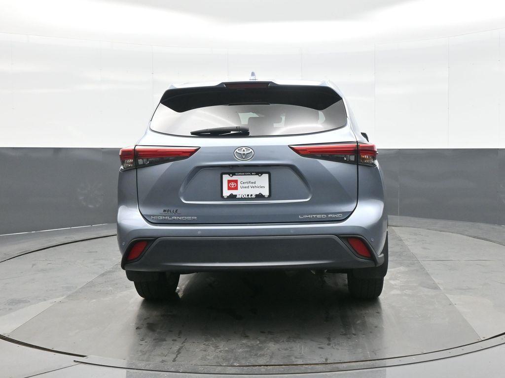 used 2020 Toyota Highlander car, priced at $34,818