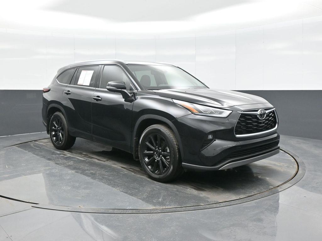 used 2025 Toyota Highlander car, priced at $56,474