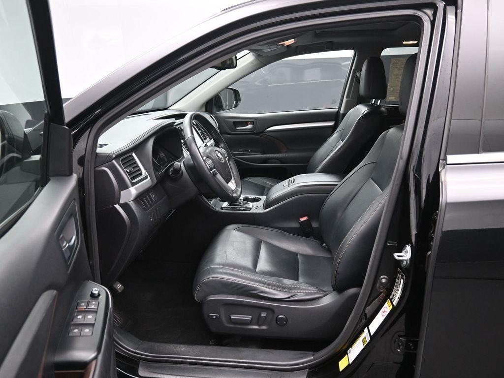 used 2015 Toyota Highlander car, priced at $18,683