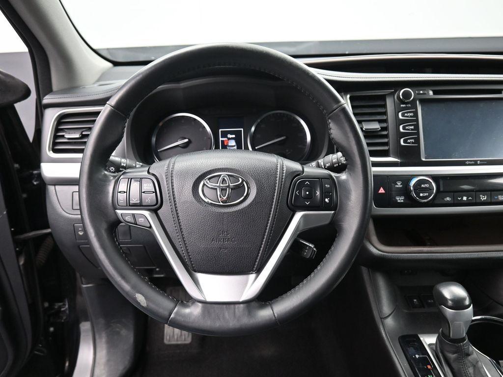 used 2015 Toyota Highlander car, priced at $18,683