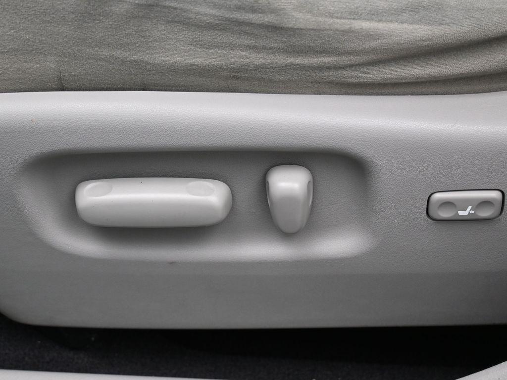 used 2013 Toyota Highlander car, priced at $11,531