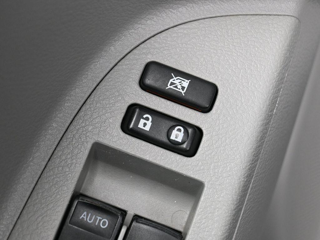 used 2013 Toyota Highlander car, priced at $11,531