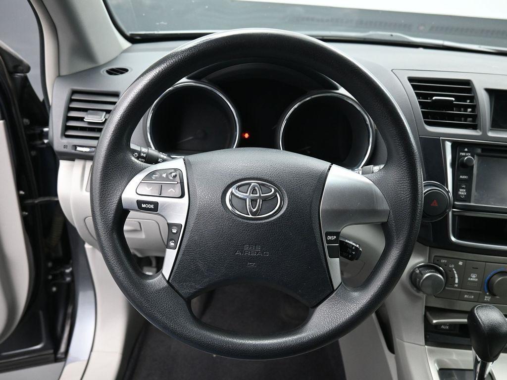 used 2013 Toyota Highlander car, priced at $11,531