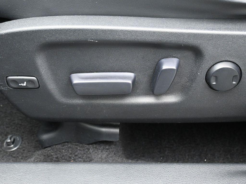 used 2015 Toyota Highlander car, priced at $24,271