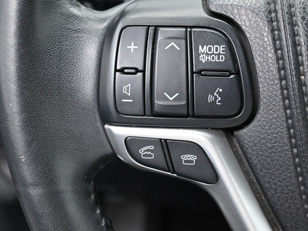 used 2015 Toyota Highlander car, priced at $24,271