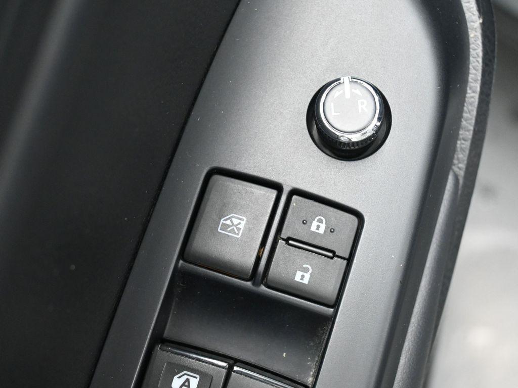 used 2015 Toyota Highlander car, priced at $24,271