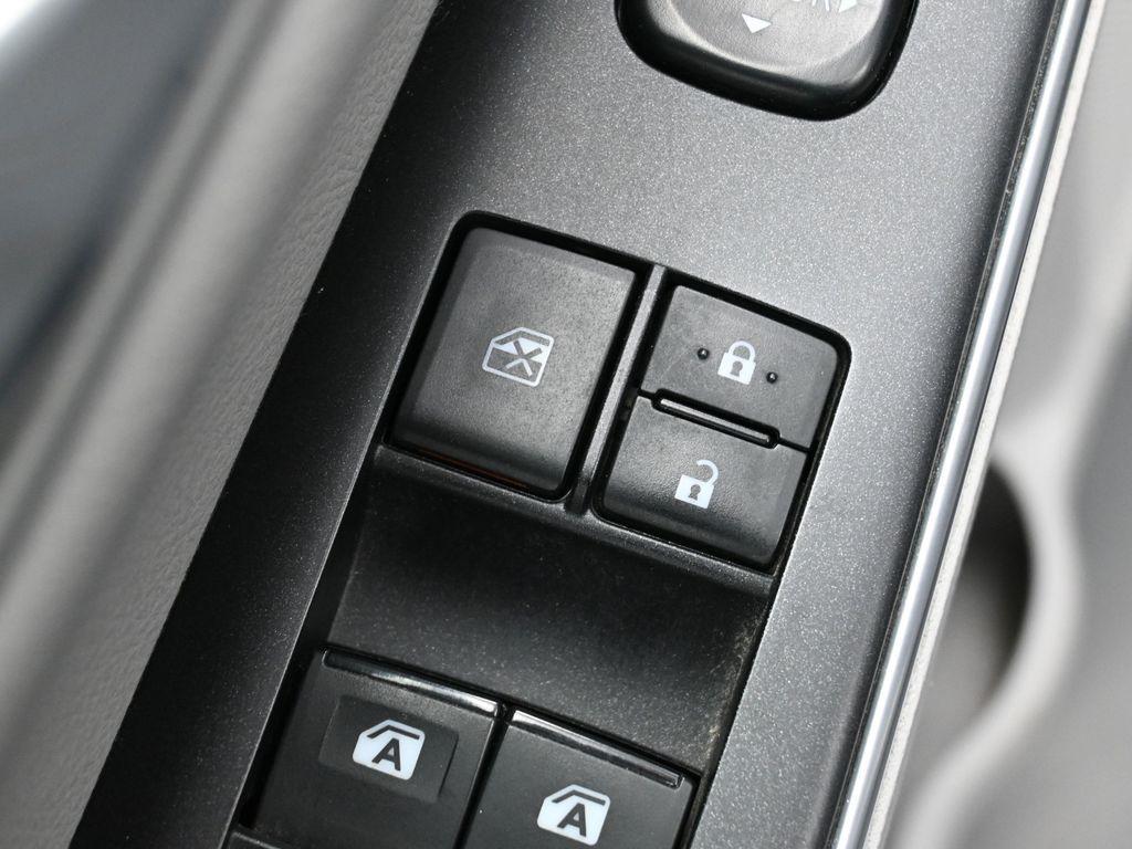 used 2015 Toyota Camry Hybrid car, priced at $17,994