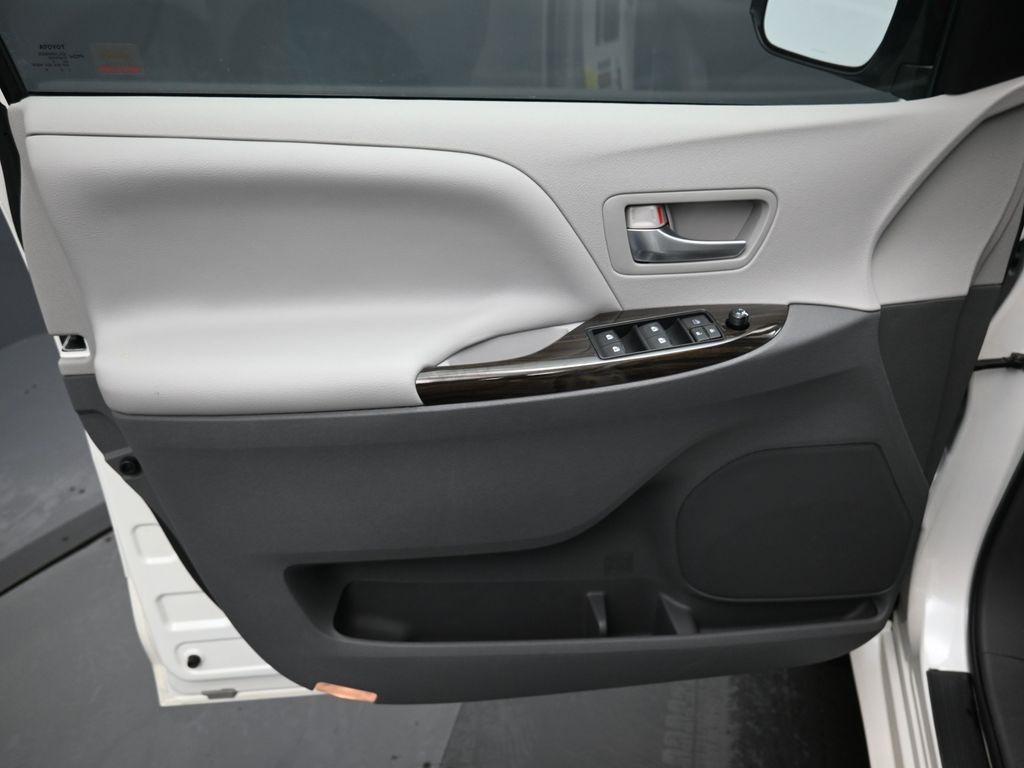 used 2015 Toyota Sienna car, priced at $29,470