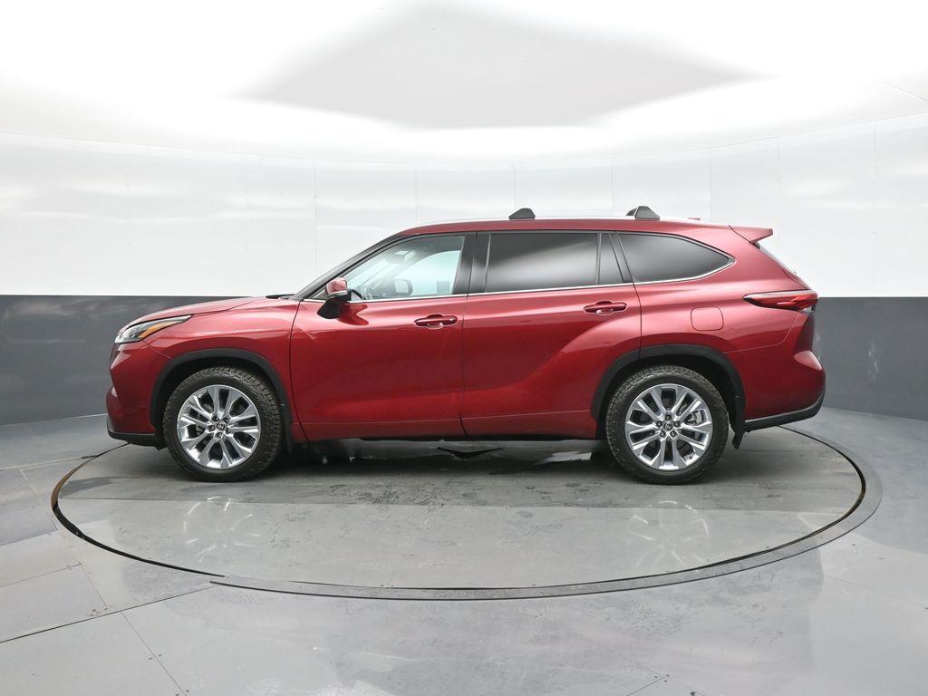 used 2023 Toyota Highlander car, priced at $43,015