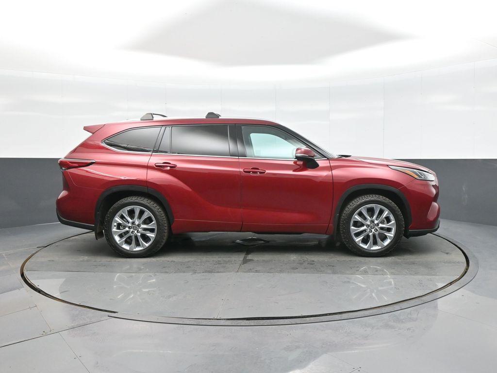 used 2023 Toyota Highlander car, priced at $43,015
