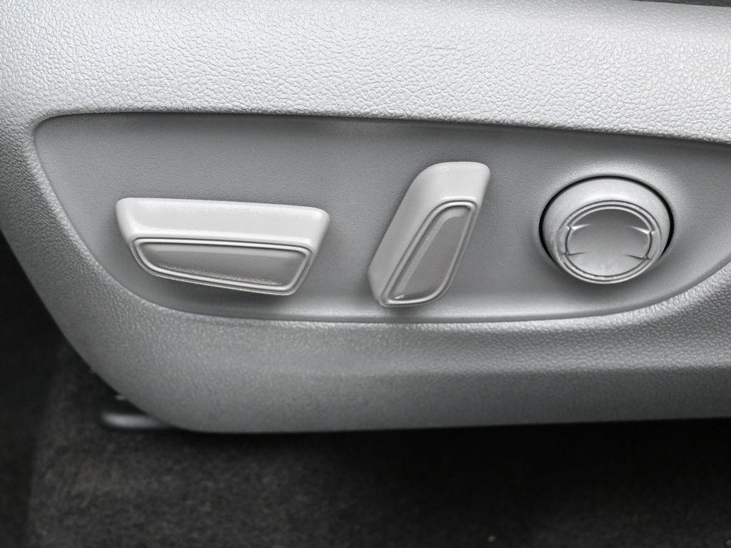 used 2023 Toyota Highlander car, priced at $43,015