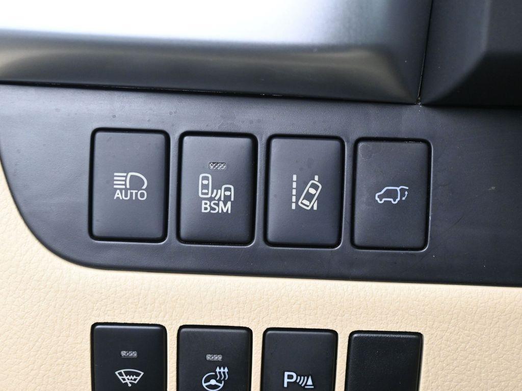 used 2016 Toyota Highlander Hybrid car, priced at $17,927