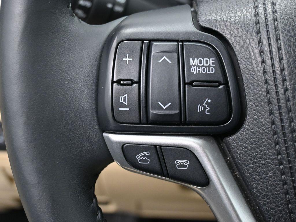 used 2016 Toyota Highlander Hybrid car, priced at $17,927