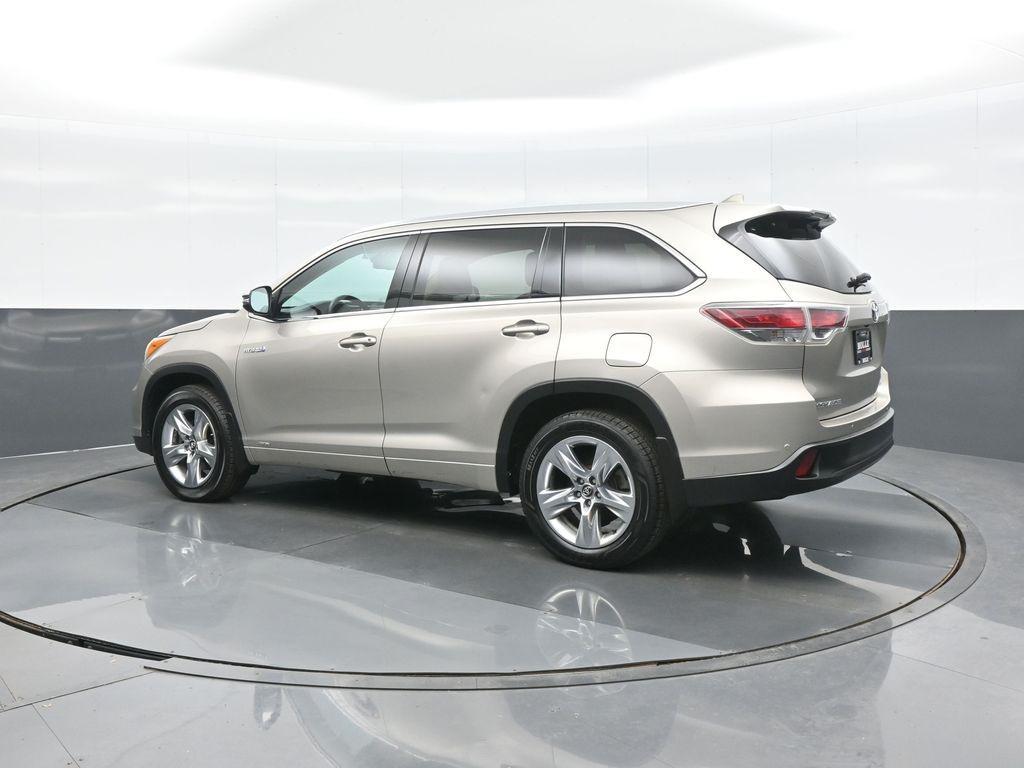 used 2016 Toyota Highlander Hybrid car, priced at $17,927
