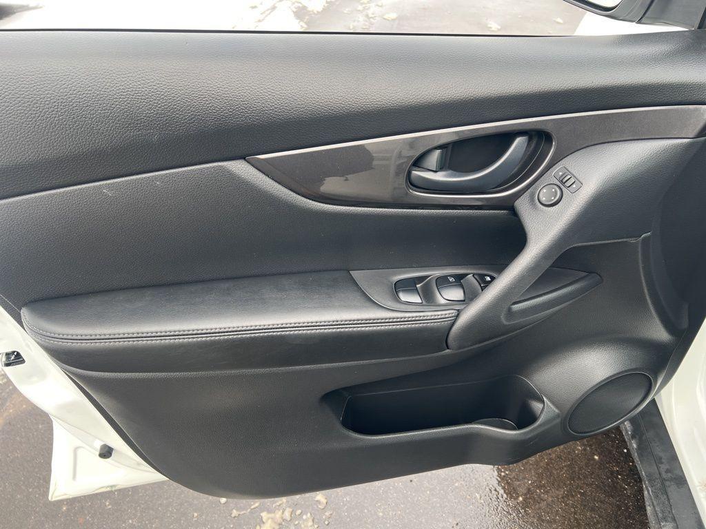 used 2020 Nissan Rogue car, priced at $15,499