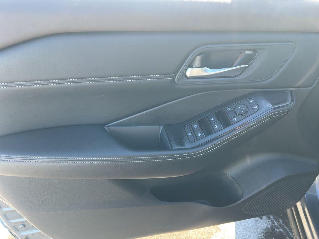 used 2023 Nissan Rogue car, priced at $25,999