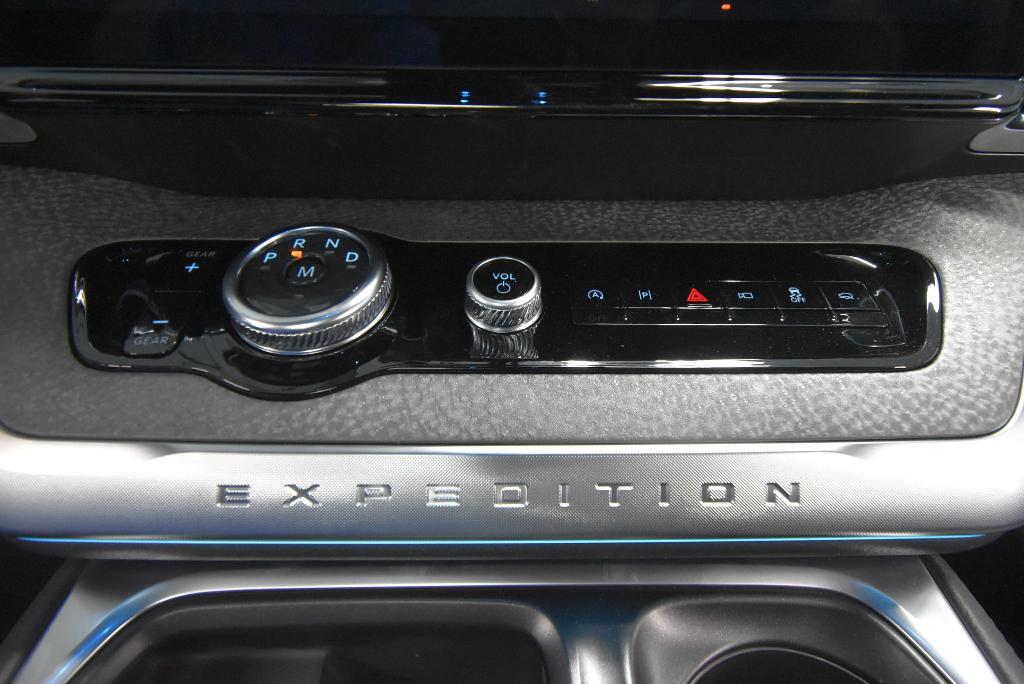 new 2026 Ford Expedition car, priced at $81,541