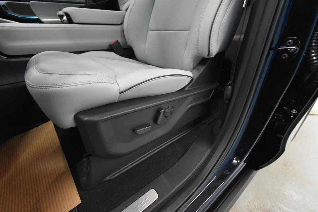 new 2026 Ford Expedition car, priced at $88,104