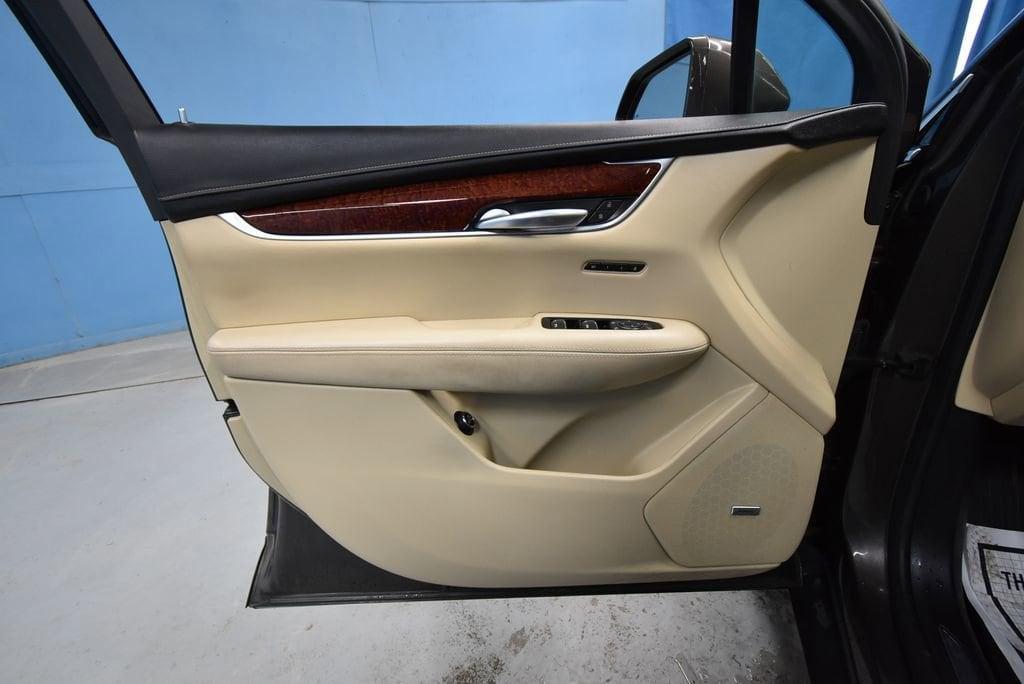 used 2019 Cadillac XT5 car, priced at $17,984