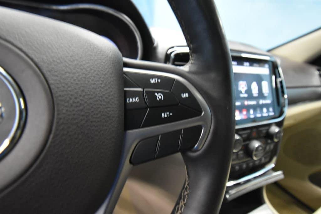 used 2020 Jeep Grand Cherokee car, priced at $24,367