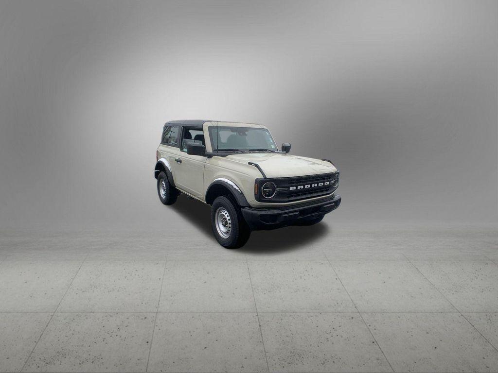new 2025 Ford Bronco car, priced at $43,542