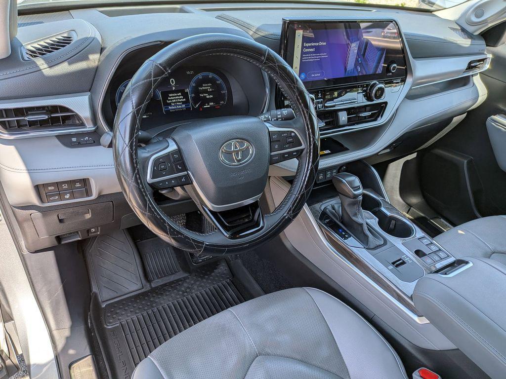 used 2024 Toyota Highlander Hybrid car, priced at $44,595