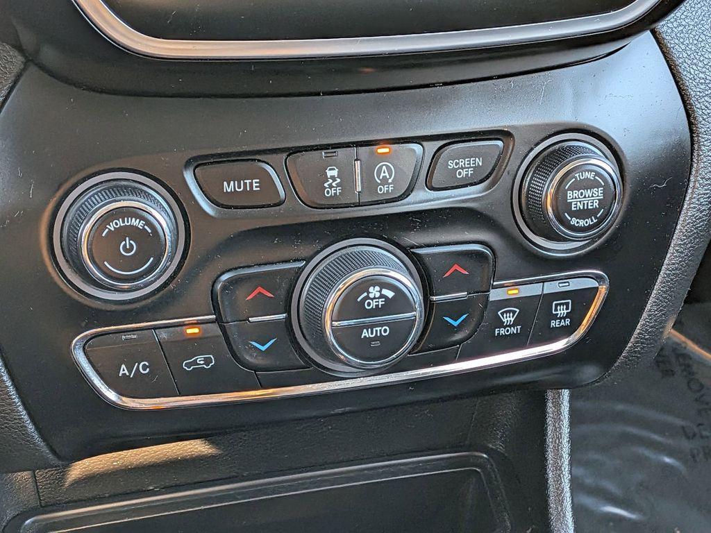 used 2019 Jeep Cherokee car, priced at $15,995