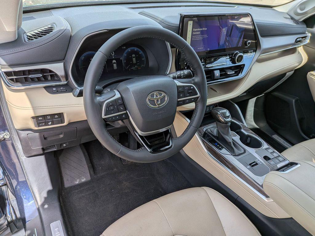 used 2023 Toyota Highlander Hybrid car, priced at $37,995