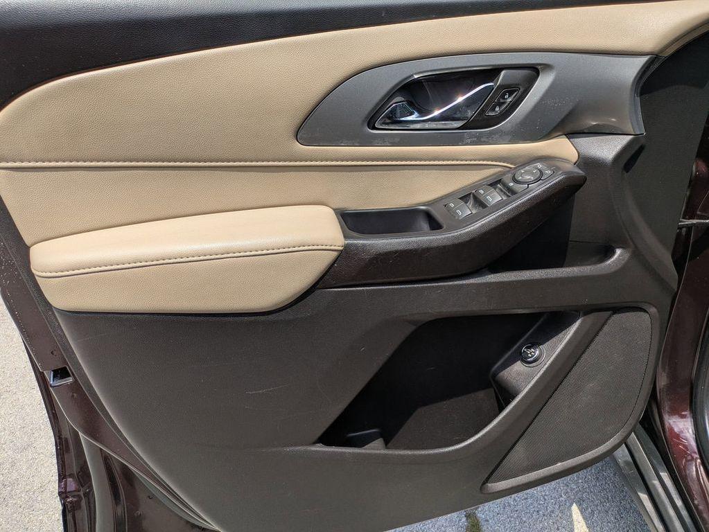 used 2022 Chevrolet Traverse car, priced at $21,595